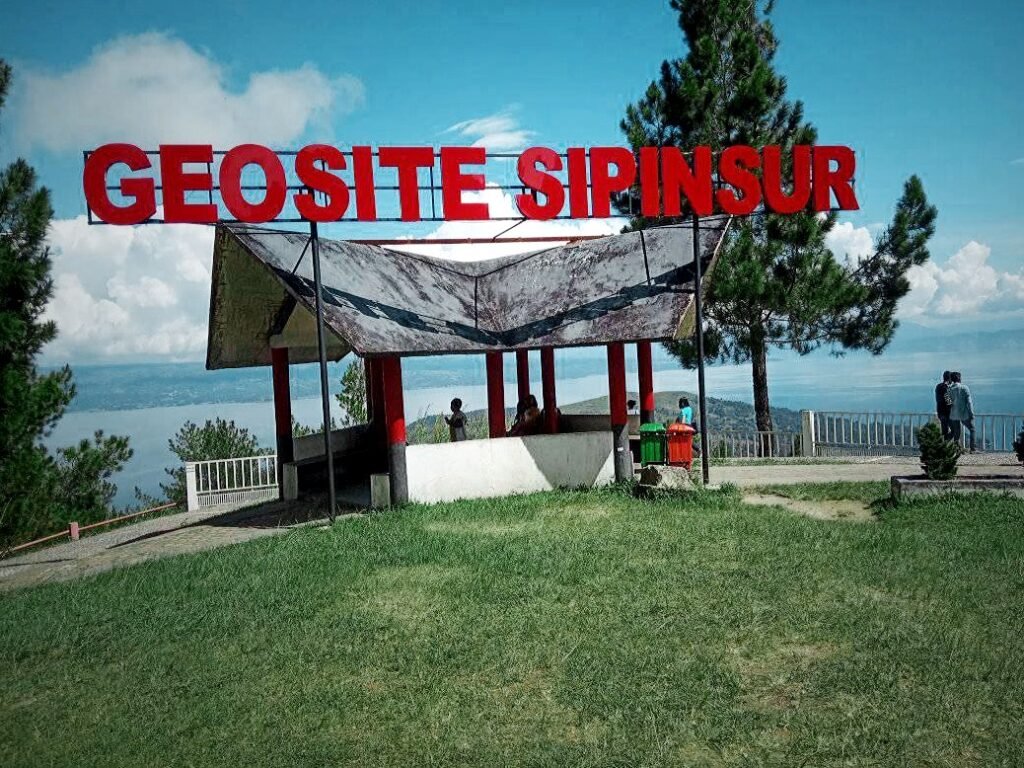 Menikmati Keindahan Alam di Geosite Sipinsur